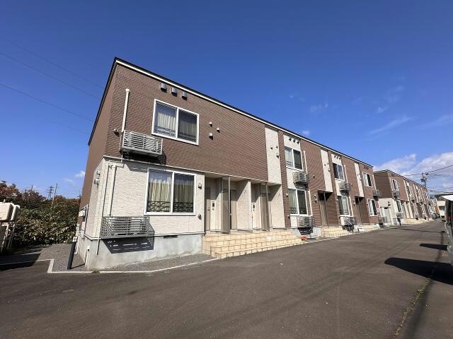 エルムプラシードA11号館の物件外観写真