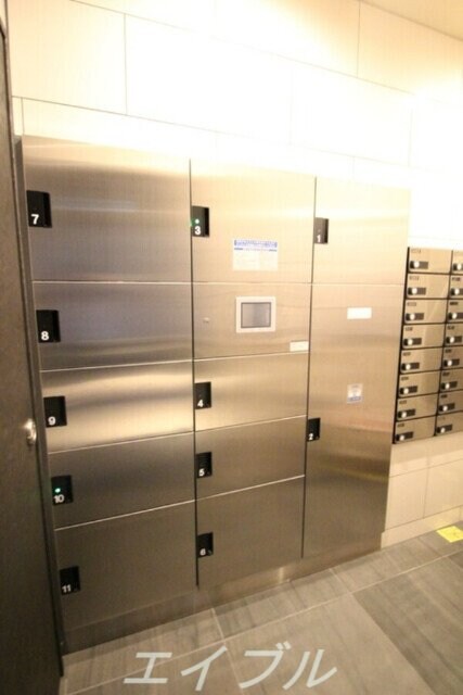 プレサンス阿波座駅前の物件外観写真