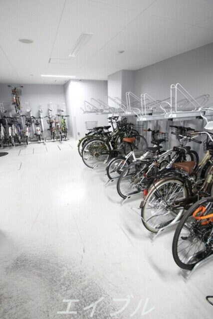 プレサンス阿波座駅前の物件外観写真