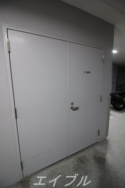 プレサンス阿波座駅前の物件外観写真