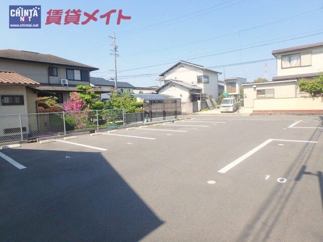 エステート川﨑Ａ棟の物件外観写真