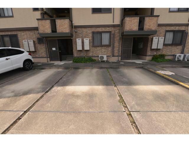 レクサス　Bの物件外観写真