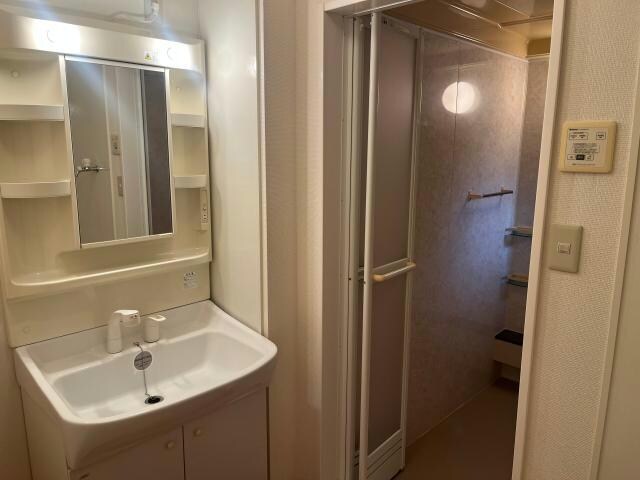 レクサス　Bの物件内観写真