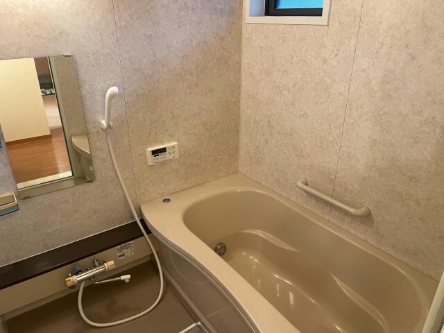 レクサス　Bの物件内観写真