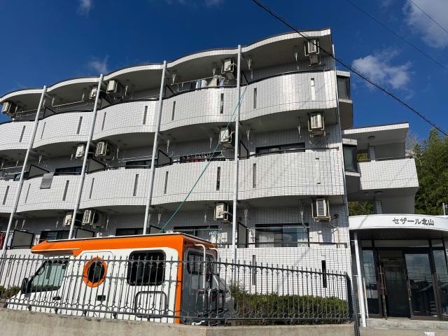 セザール北山の物件外観写真