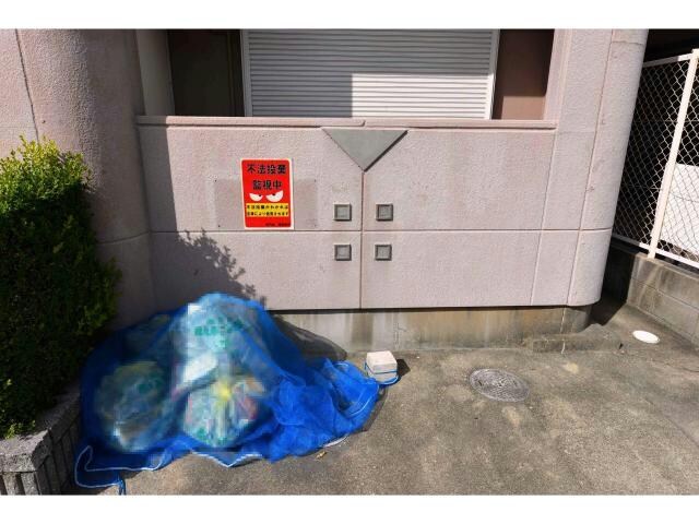 カドーラの物件外観写真