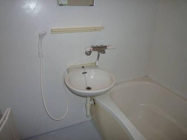 エランドールHの物件内観写真