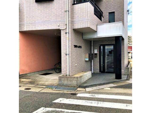 リバティハウスの物件外観写真