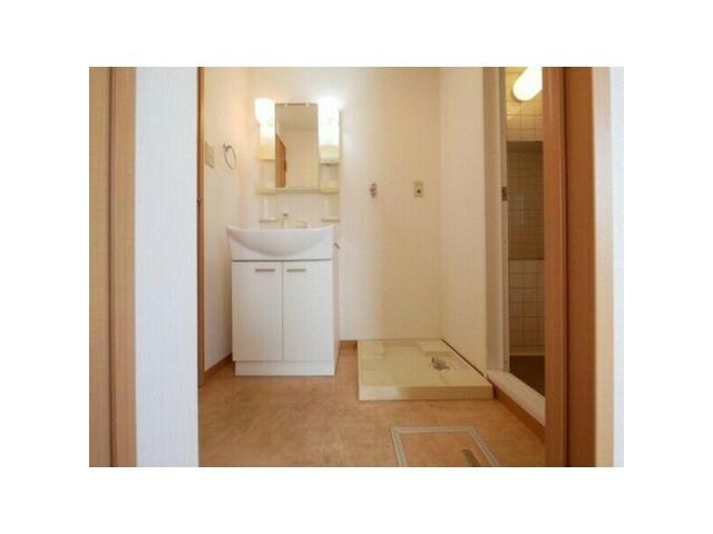 ミフネセントラルベア荒本の物件内観写真