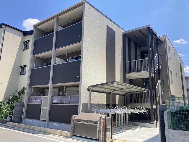 カーサ・オストロの物件外観写真