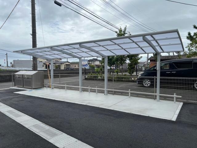 LUSSO　Ⅴの物件外観写真