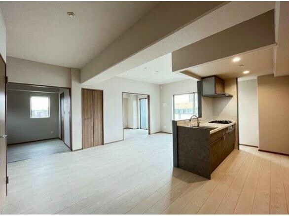 SANSEVIERIA参道の物件内観写真