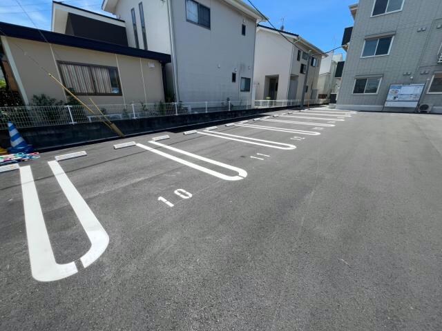 ロイヤルタウン日の出の物件外観写真