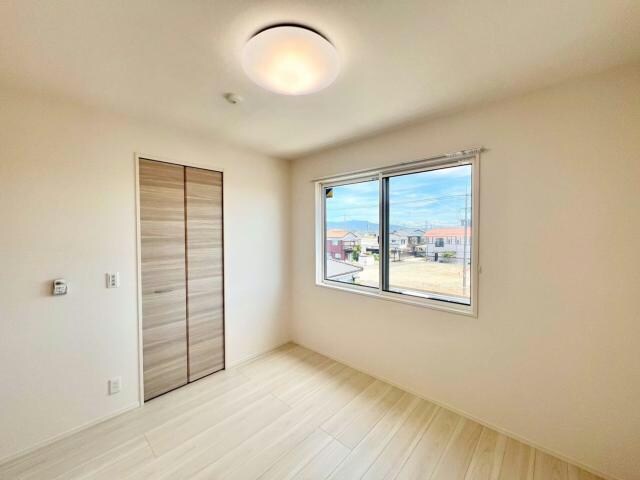 ロイヤルタウン日の出の物件内観写真