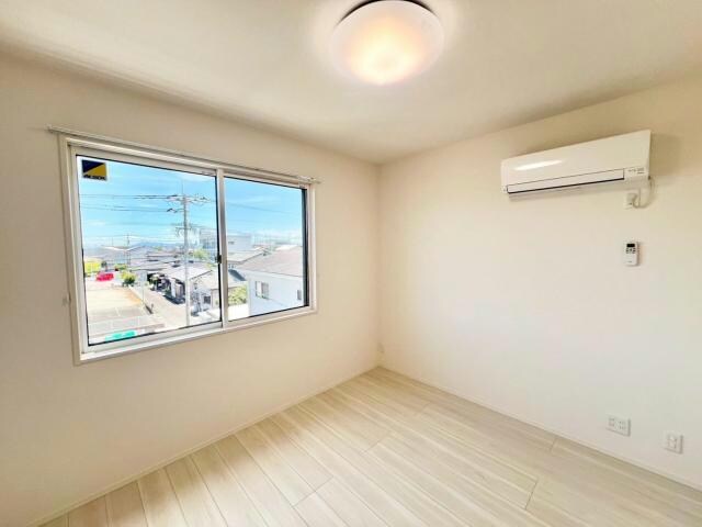 ロイヤルタウン日の出の物件内観写真