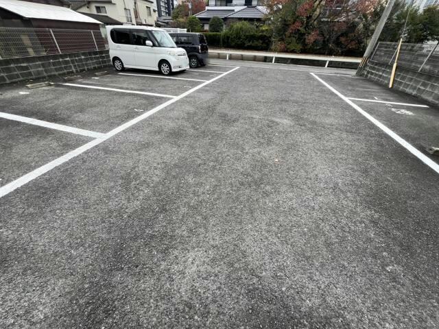 アベニュー大財の物件外観写真