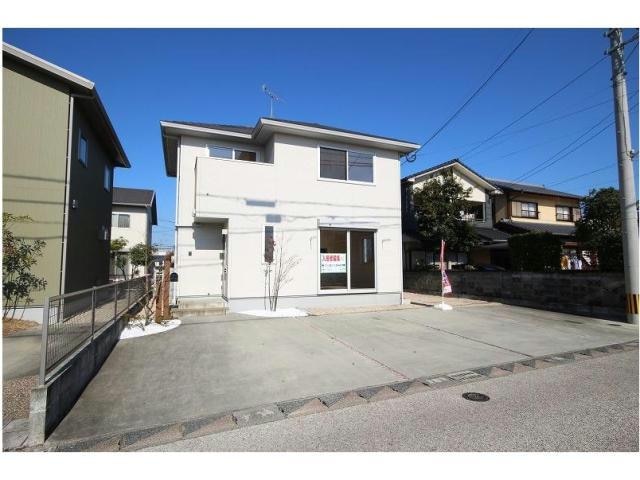 八戸貸家の物件外観写真