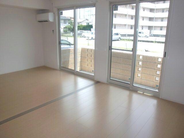 ノーブルD医大北の物件内観写真