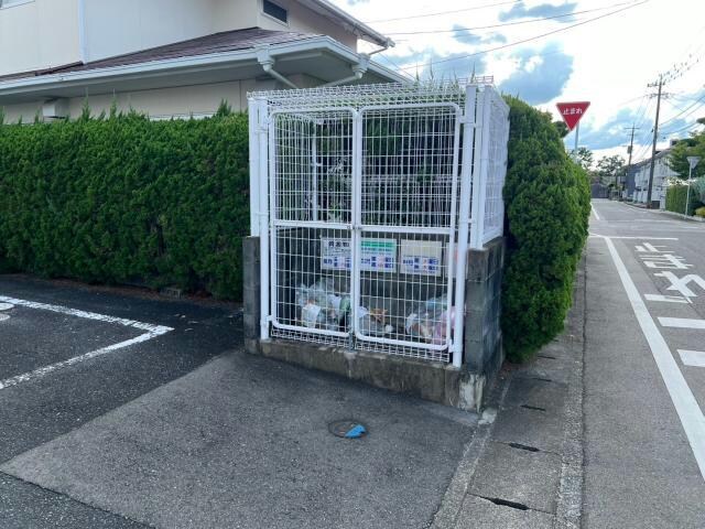 エムロードの物件外観写真