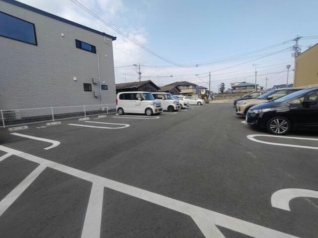 シャルモントゥⅢの物件外観写真