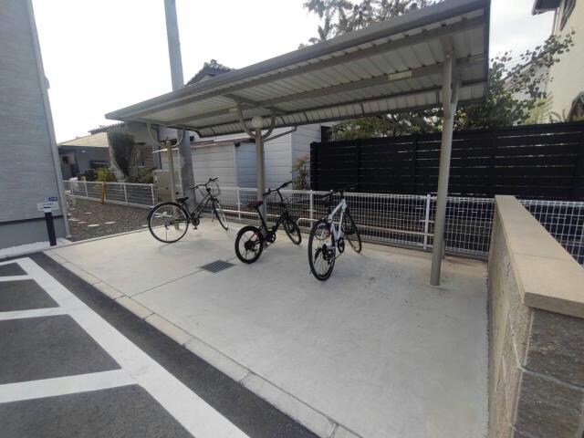 シャルモントゥⅢの物件外観写真