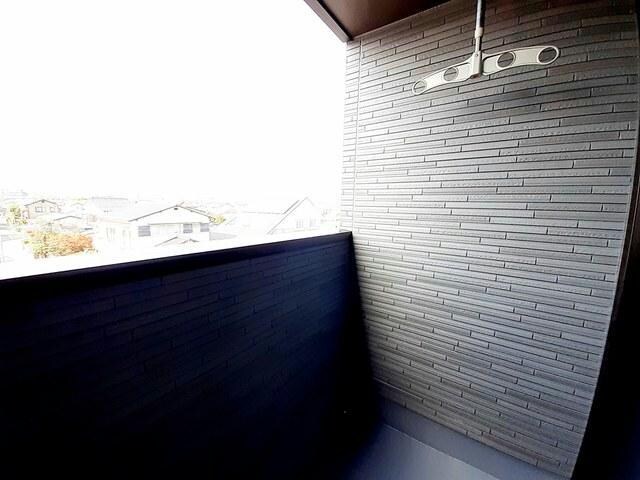 シャルモントゥⅢの物件内観写真