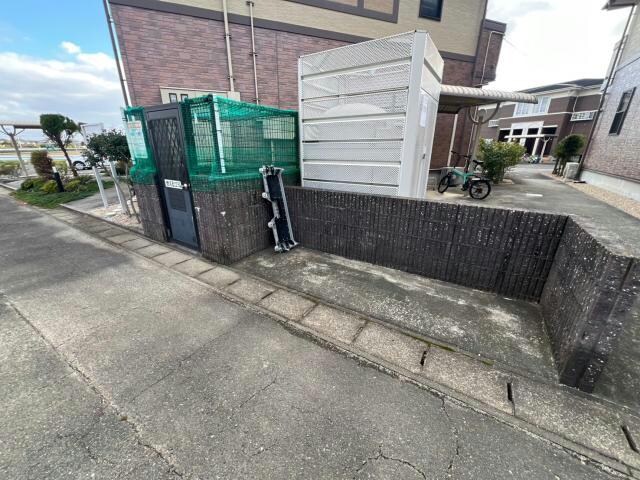 サンクレメントの物件外観写真