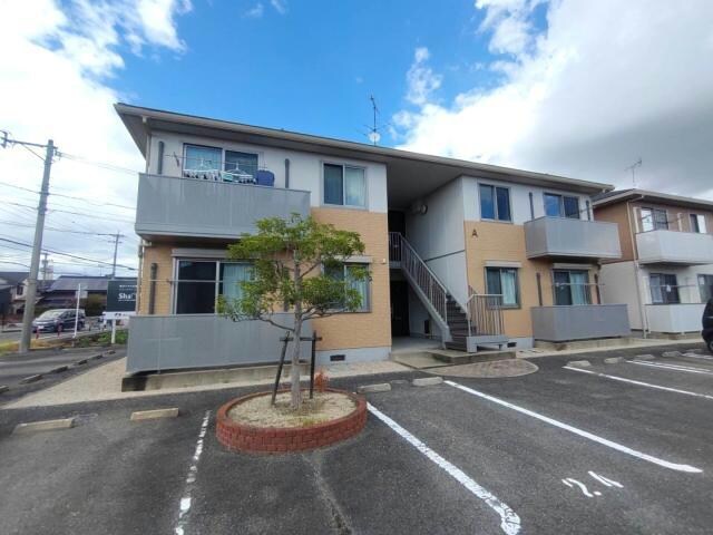 カーサ・ラピスの物件外観写真