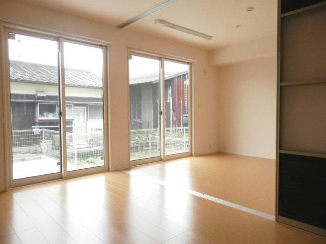 フローラⅢ番館の物件内観写真