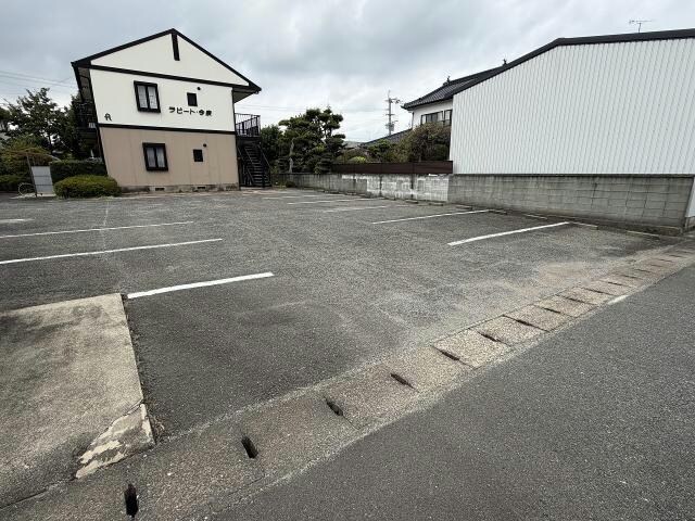 ラピート今泉の物件外観写真