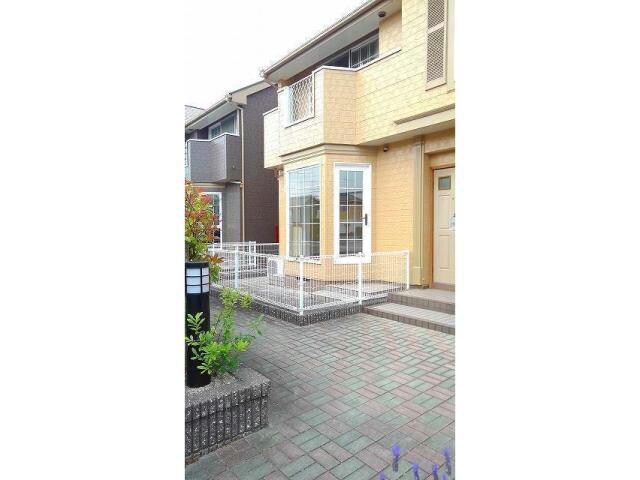 シャインウエストヒルズＢの物件外観写真