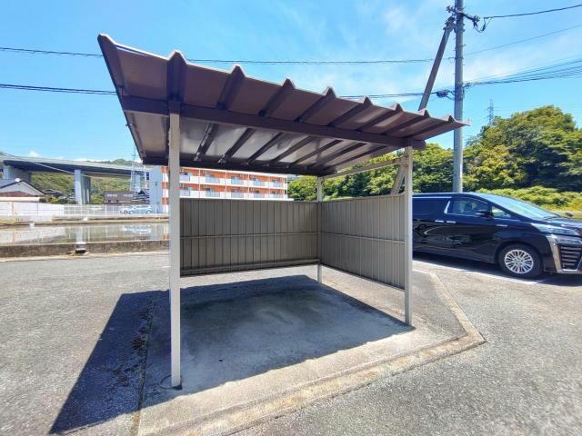 コスモハイツ　A棟の物件外観写真