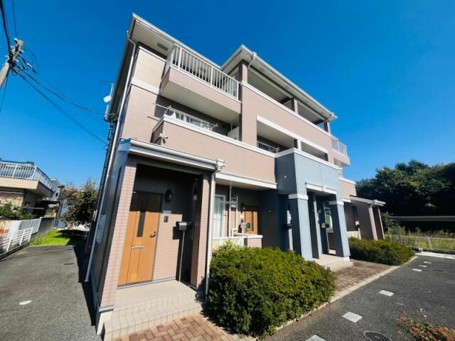 トゥー・ル・モンドの物件外観写真