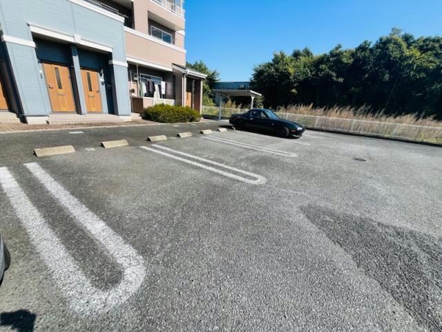 トゥー・ル・モンドの物件外観写真