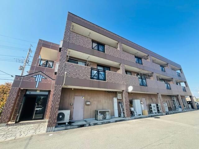 クローバービルの物件外観写真