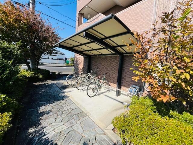 クローバービルの物件外観写真