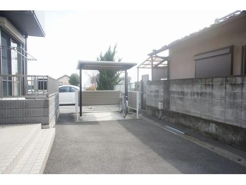 ラティールＤの物件外観写真