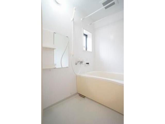 ラティールＤの物件内観写真