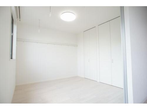 ヴィラ・フィオーレの物件内観写真