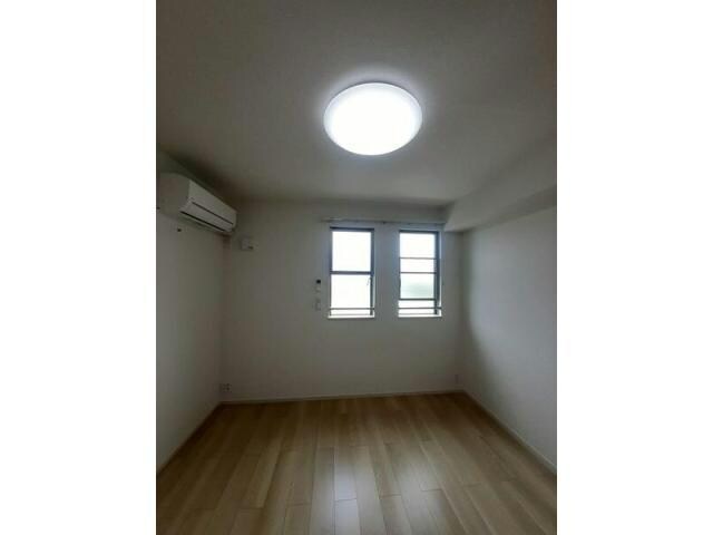 ラヴィエベール Bの物件内観写真