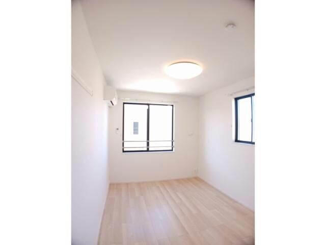 ブルーオーシャン・レジデンスAの物件内観写真