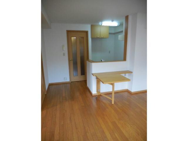 シャンポールAの物件内観写真