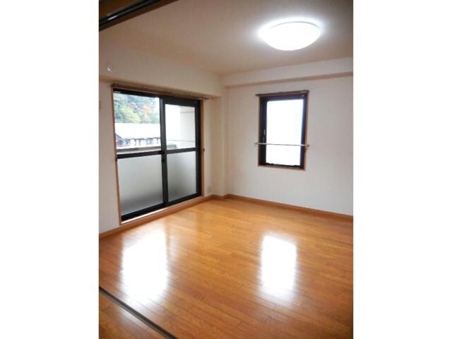 シャンポールAの物件内観写真