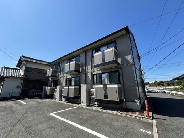 ラ・プランタンの物件外観写真