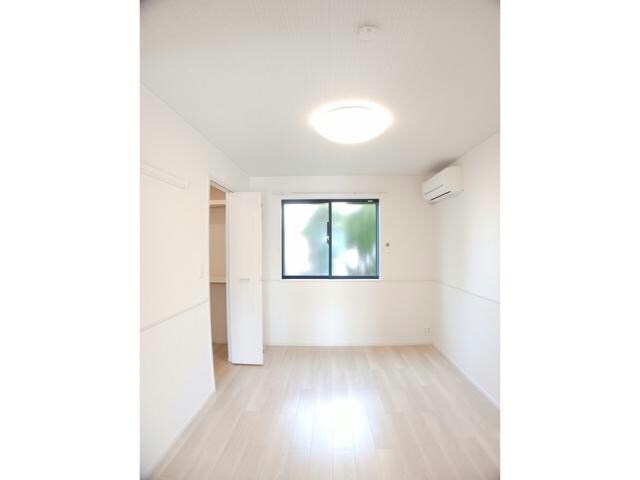 ヒカルサ境港外江町イーストⅡの物件内観写真