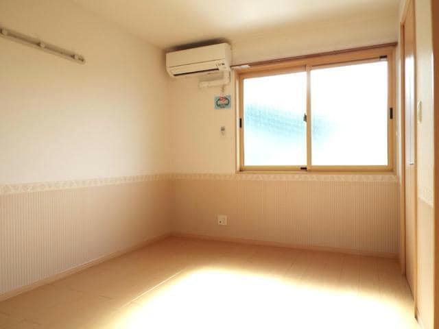 クレセント北峰Aの物件内観写真