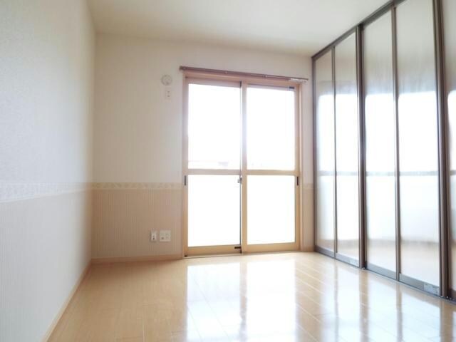 クレセント北峰Aの物件内観写真