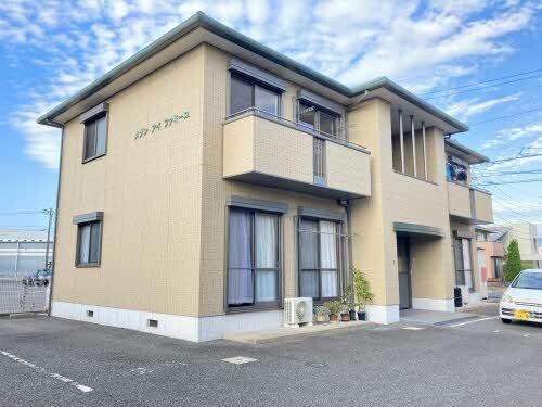 メゾン　アイ　ファミーユA棟の物件外観写真