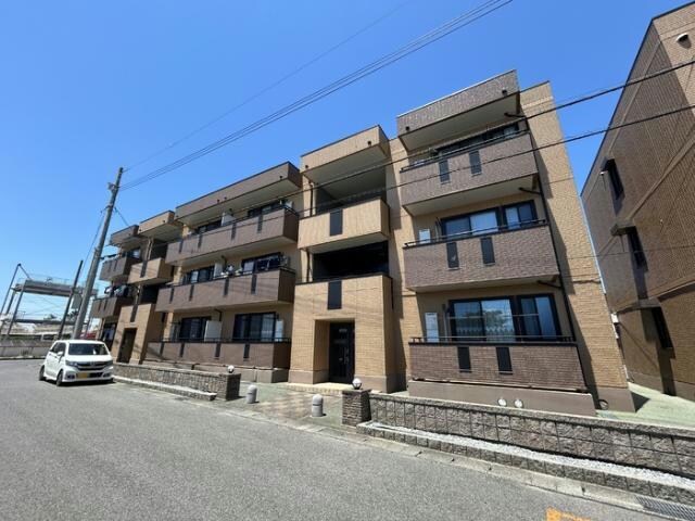 マンマミーヤ　A棟の物件外観写真