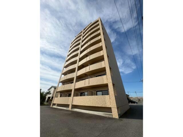 プレゼンスの物件外観写真